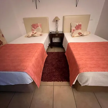 Rosa Semesterbostad Albufeira